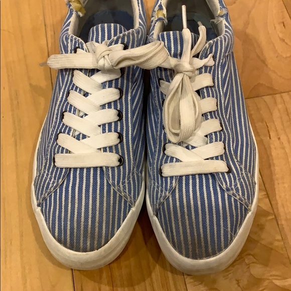 André Canvas Sneakers - Picture 4 of 6